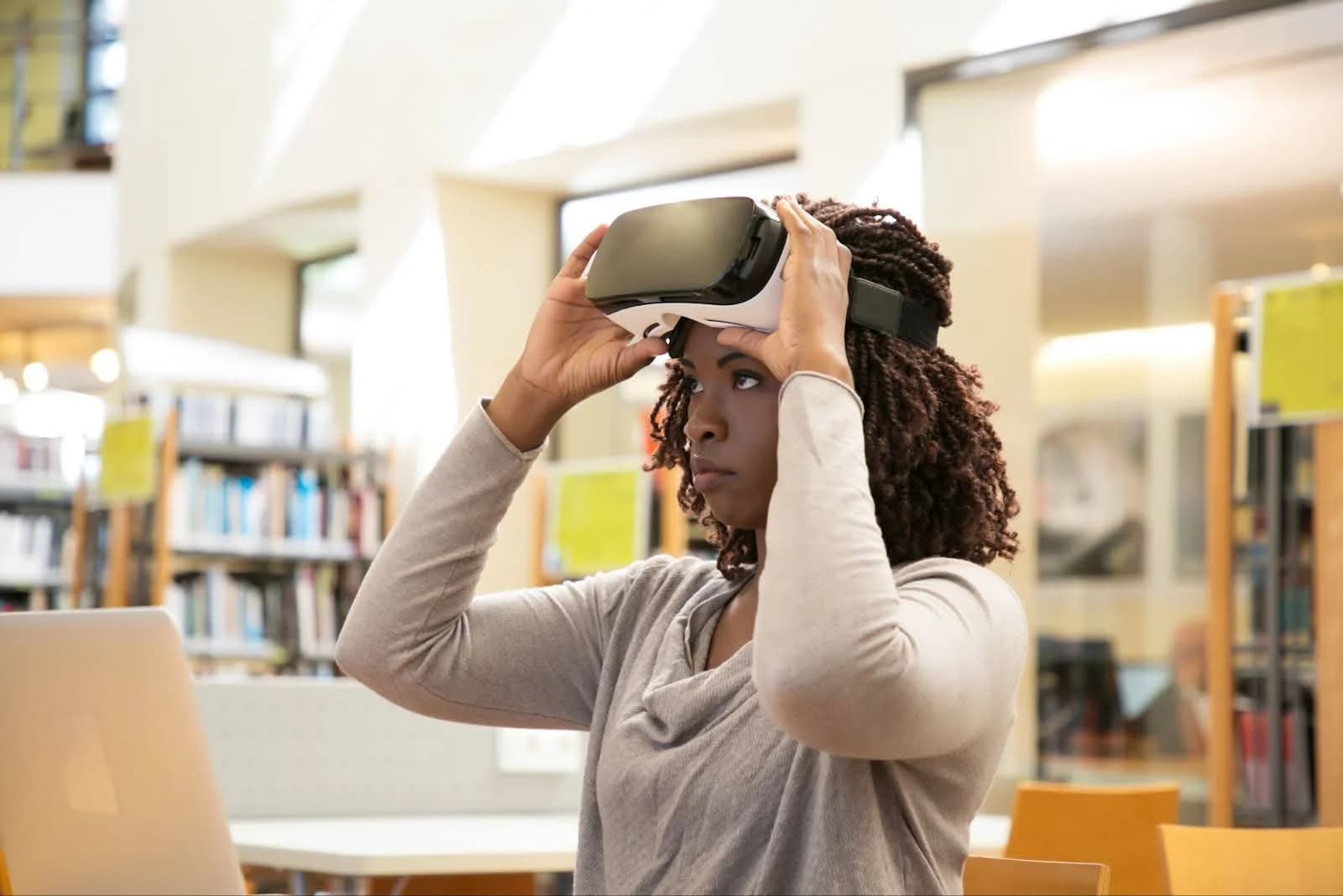 Virtual Reality in Classrooms: Gimmick or Game-Changer?