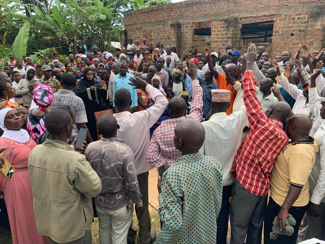 Embrace Relief distributes food to flood victims in Uganda