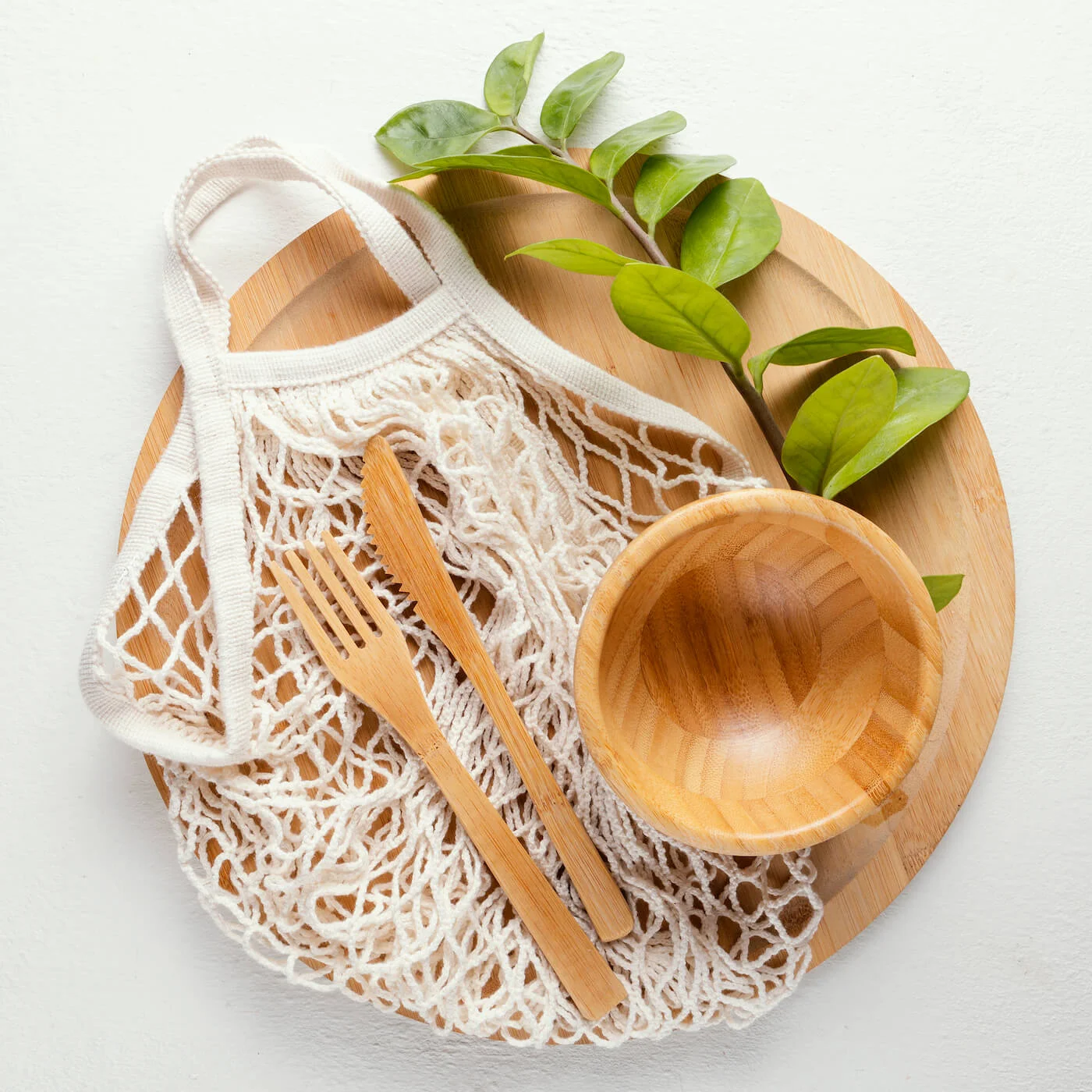 Eco-friendly wooden cutlery and tableware for Ramadan