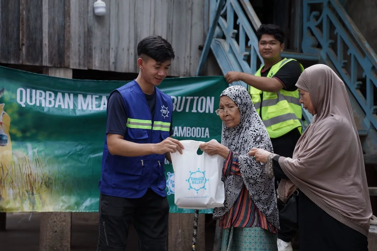 Who receives Qurbani?