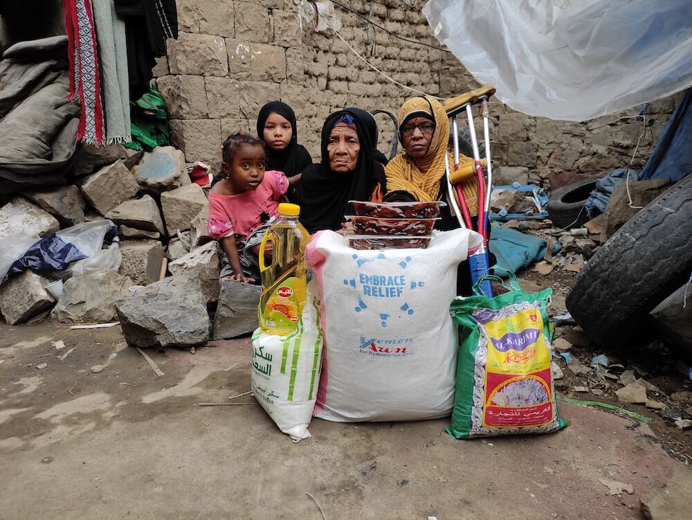 Embrace Relief food distribution campaign in Yemen providing aid to families