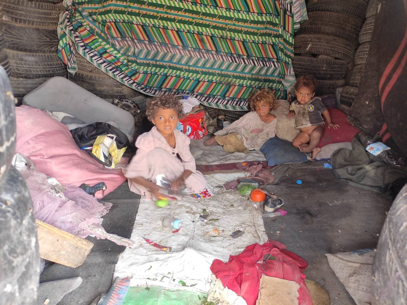 Embrace Relief volunteers preparing food packages for Yemen