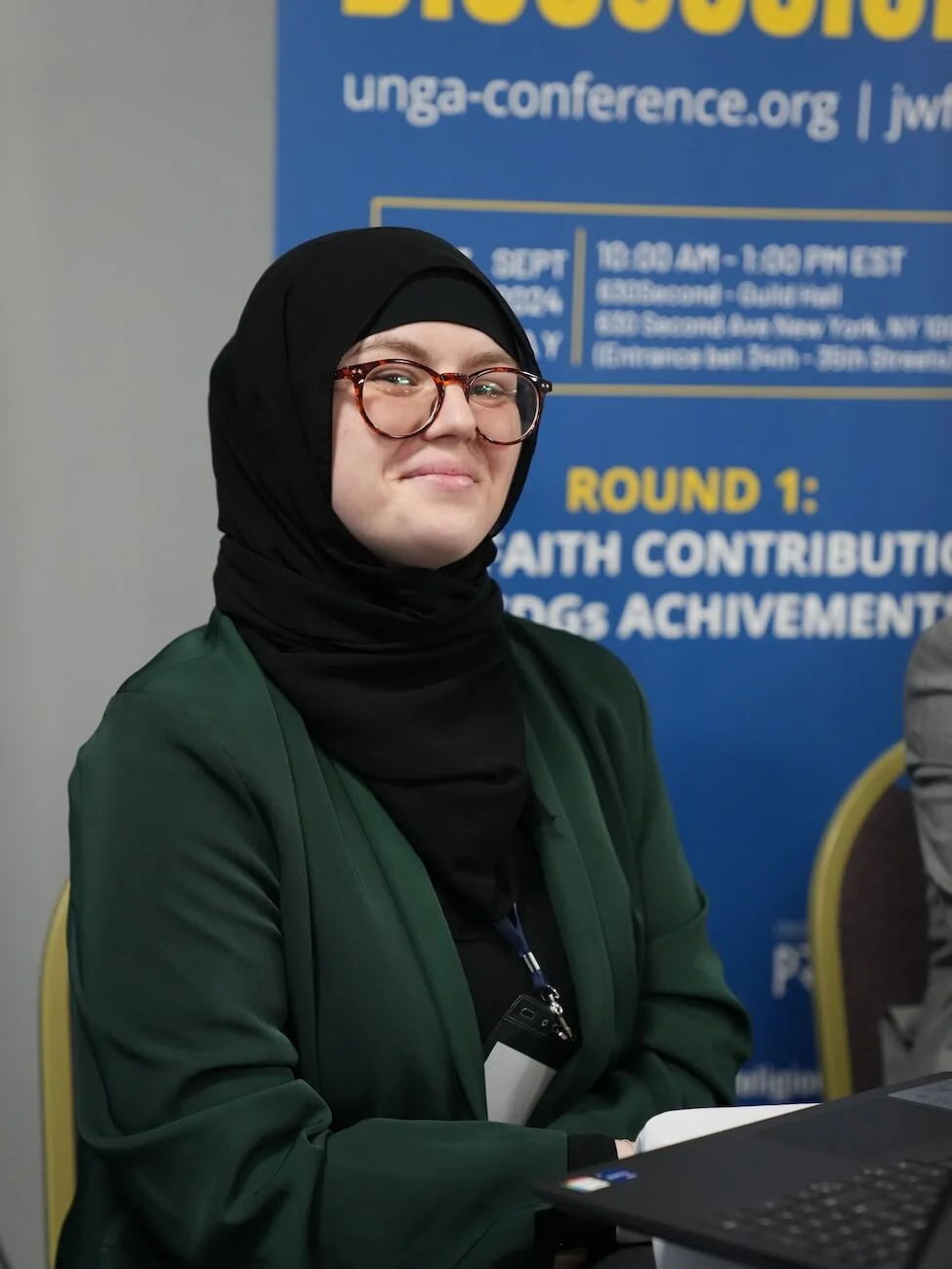 Embrace Relief's Sarah Elsakhawy delivering her speech