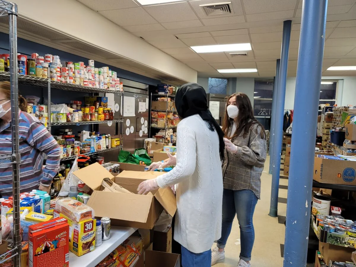Food drive collection and distribution event